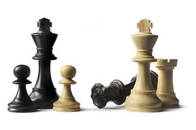 Tabuleiro de xadrez com tática de estratégia de negócios e
